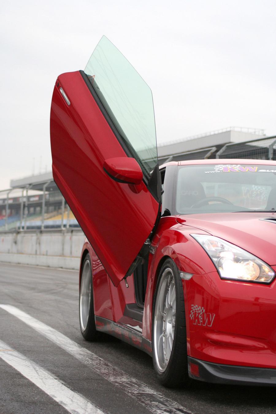  Nissan GT-R by LSD 2009 года  (фото 4 из 9)
